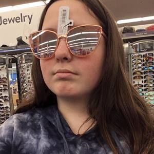 Meet your Posher, Leah